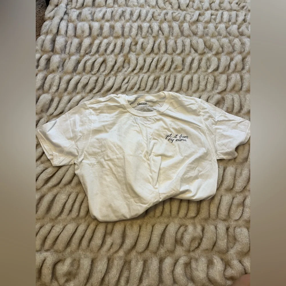 Omaze Women's Graphic Tee - Picture 2 of 5